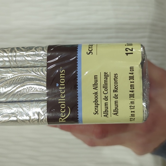 Brand New Recollections Scrapbook Album - Picture 8 of 8